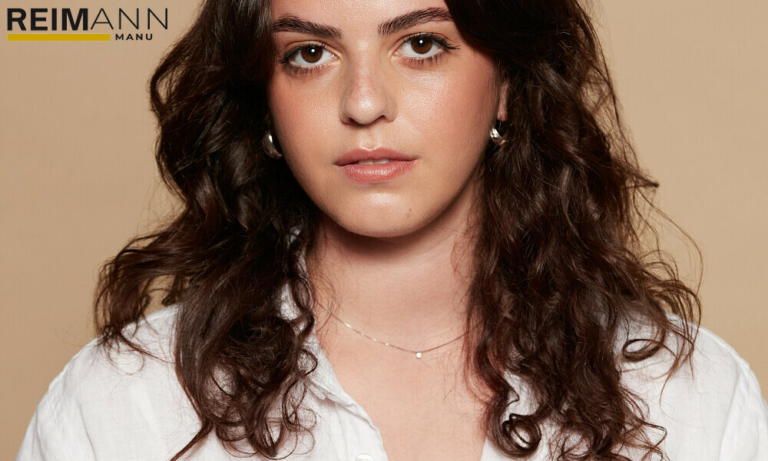 Chiara Kreiser: Ein Porträt zwischen Öffentlichkeit, Persönlichkeit und medialem Interesse Chiara Kreiser: Ein Porträt zwischen Öffentlichkeit, Persönlichkeit und medialem Interesse